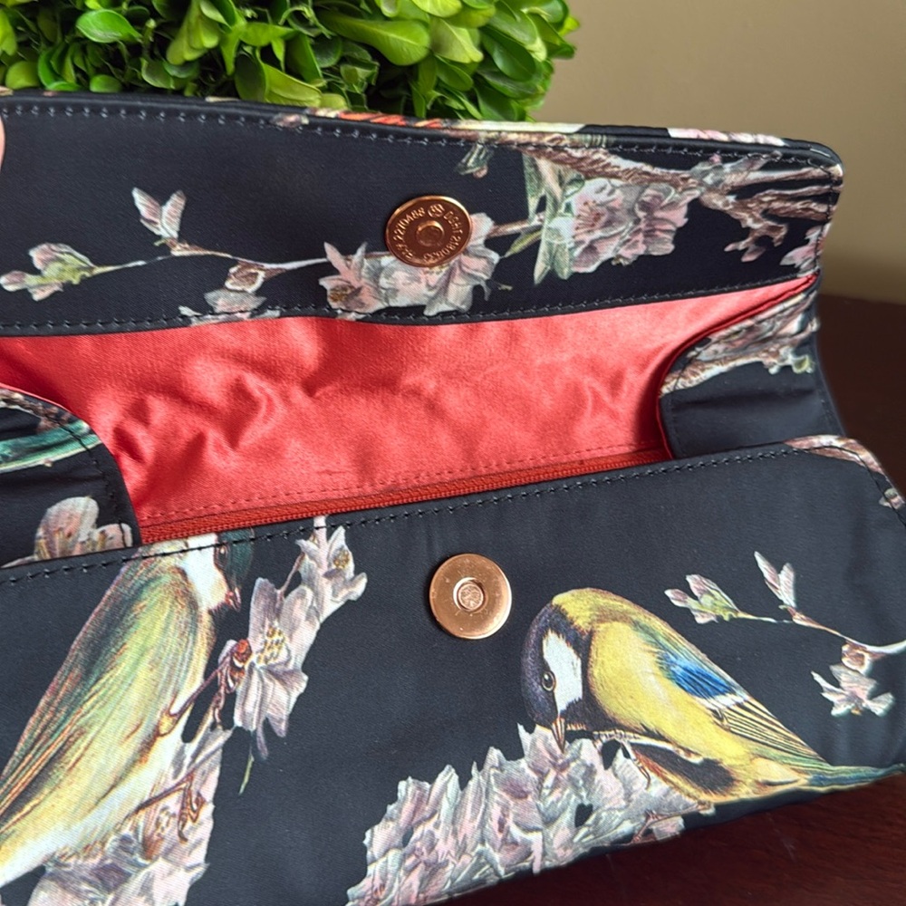 TED BAKER 🖤BLACK🖤 FLORAL BIRD ENVELOPE CLUTCH 🌟EUC🌟 - Picture 11 of 16